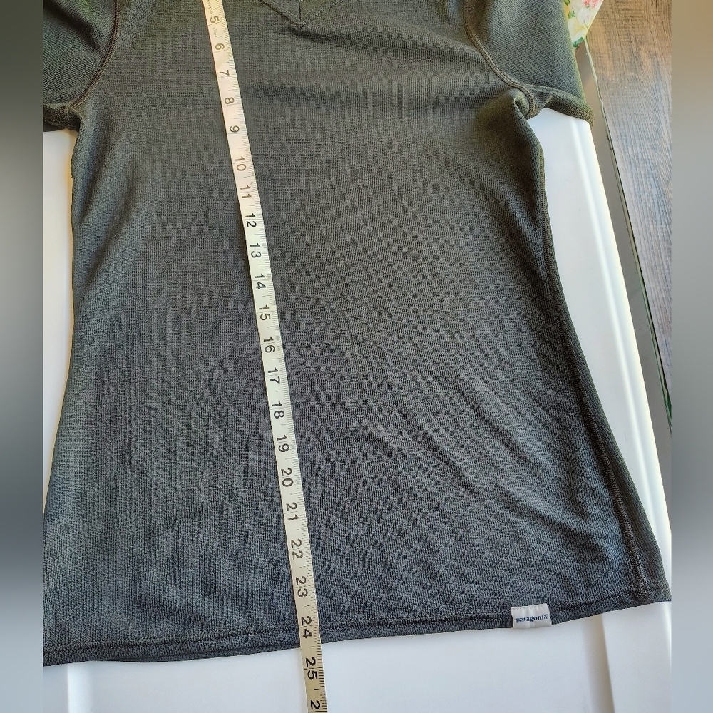 Patagonia Women's Capilene 2 Lightweight V Neck Top Long Sleeve Black S. - Picture 7 of 11